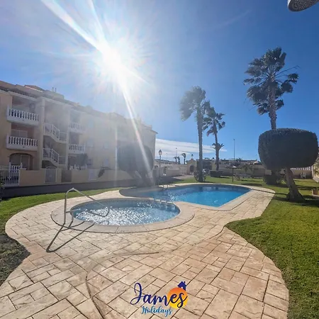 Quaint 2 Bed In La Florida With Com Pool Lf17 Apartment *